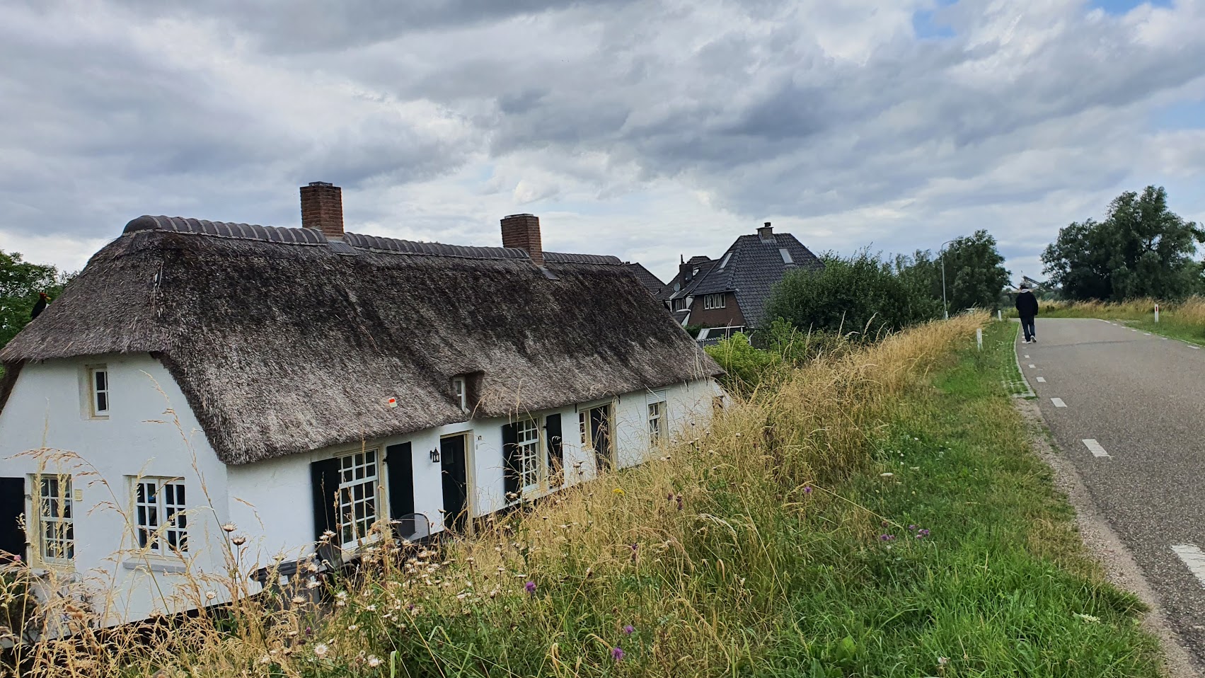 melewati bukit dan lembah berg en dal